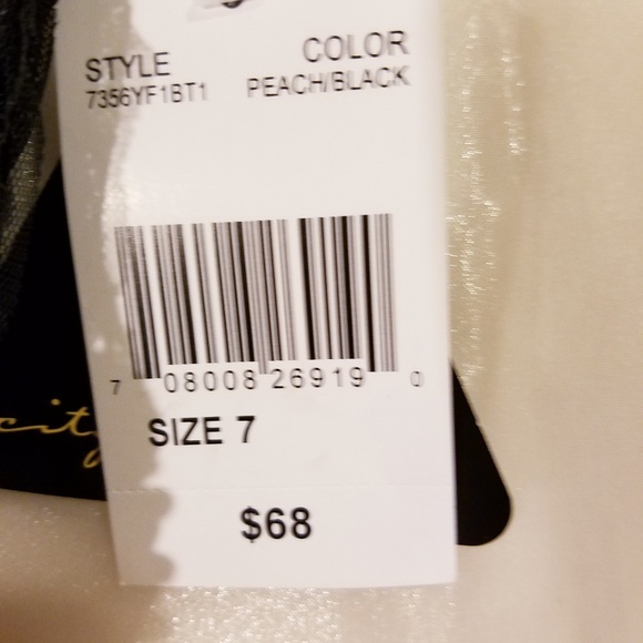 Elegant strapless dresses - Picture 3 of 3